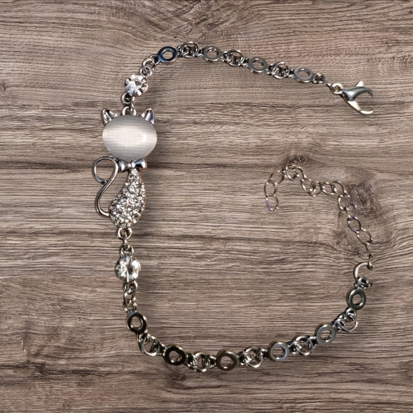 🩷3 for $15: Silver Enamel & Crystal Cat Bracelet, 7"+2" Extender, NWO - Picture 3 of 3